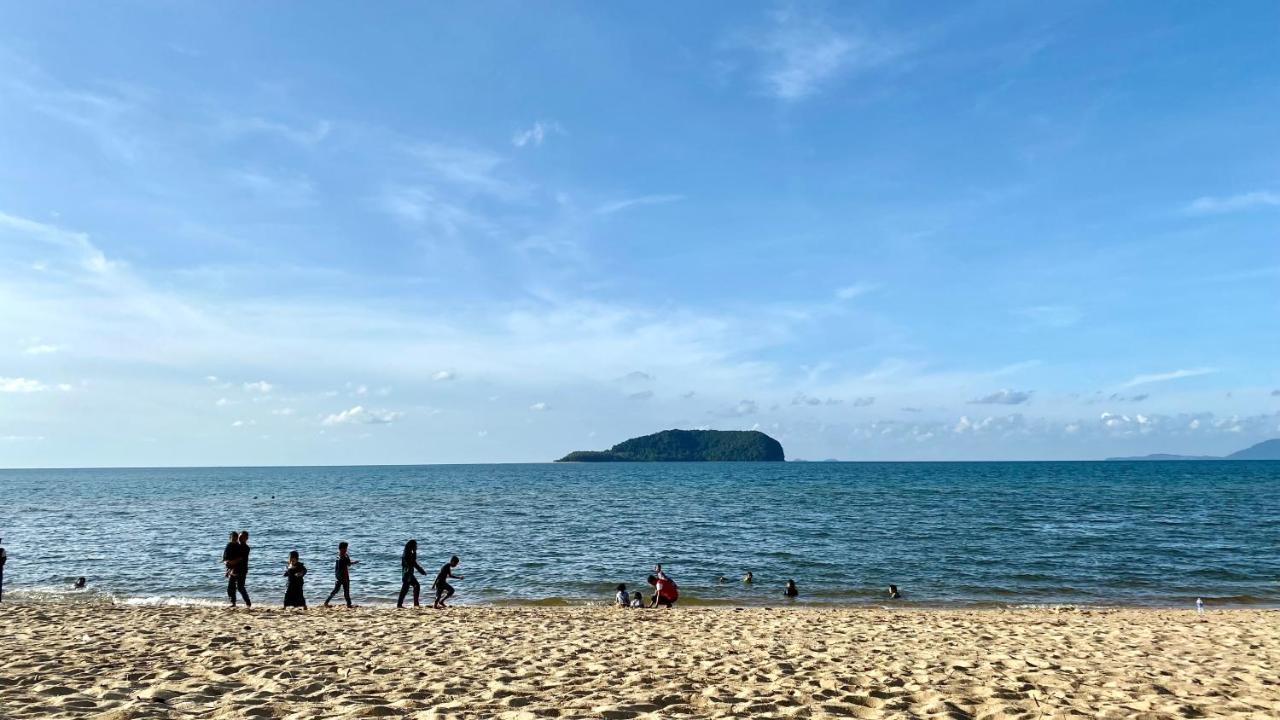 NAZZA Homestay Kg Raja Besut Terengganu Kampung Raja Bagian luar foto