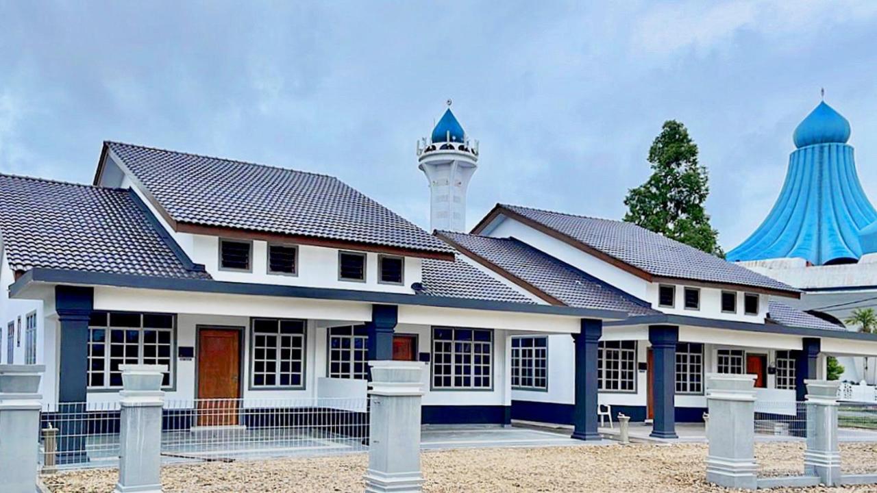NAZZA Homestay Kg Raja Besut Terengganu Kampung Raja Bagian luar foto